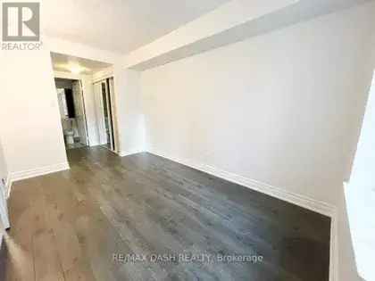 1 room apartment of 329 m² in Toronto