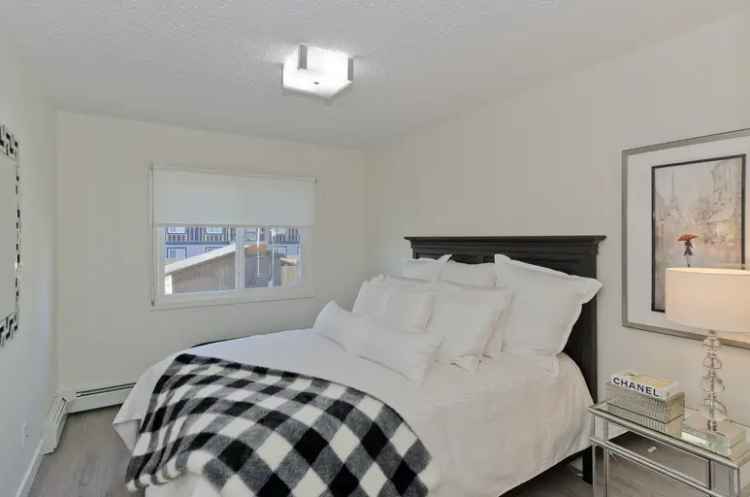 5325 26 Ave. SW -  in Calgary