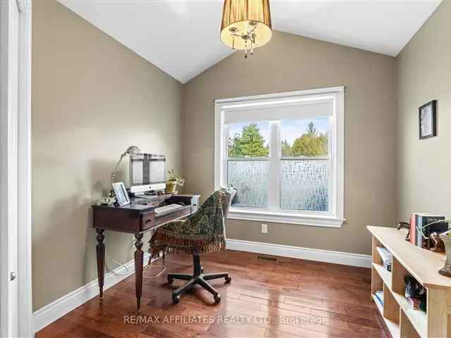 House For Sale in 11, Basswood Crescent, Rideau Lakes, Ontario