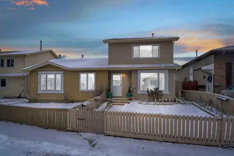 House For Sale in Calgary, Alberta