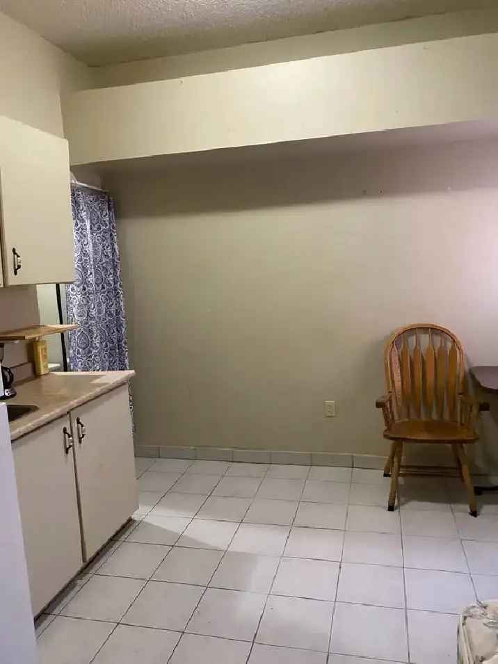 studio CenterSt16Ave movein now private bathroom older man