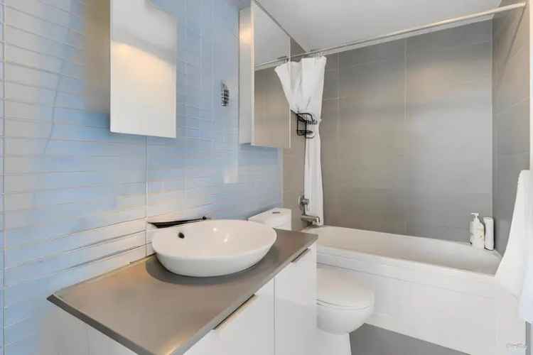 Condo For Sale in 128, West Cordova Street, Vancouver, British Columbia