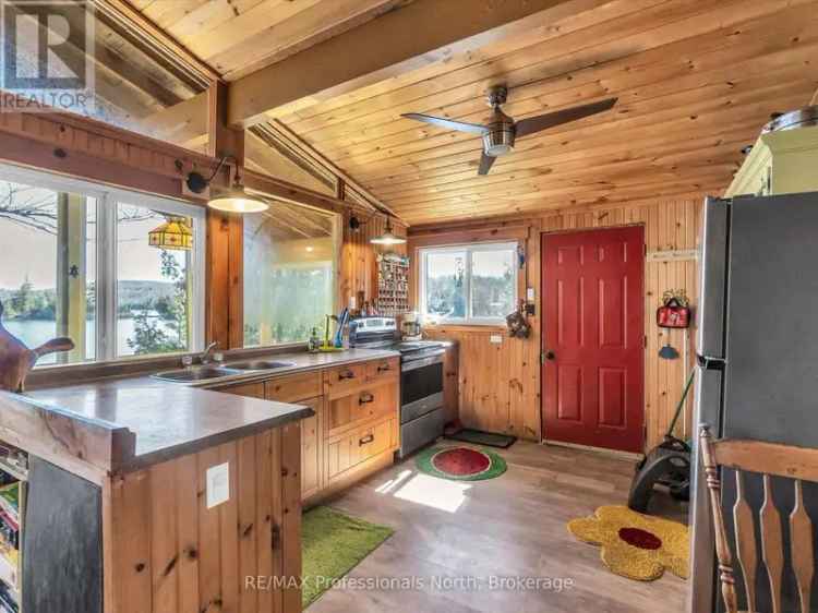 Foote Lake Cottage - 4 Bedroom Rustic Waterfront Retreat