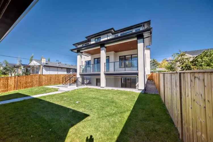 House For Sale in Calgary, Alberta