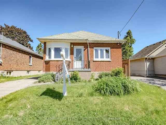 Renovated Bungalow 3 Beds 2 Baths Oshawa Family Home