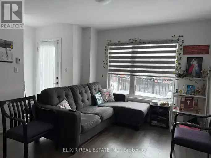 65 FAIRLANE AVENUE Townhouse in Barrie MLS S12091329