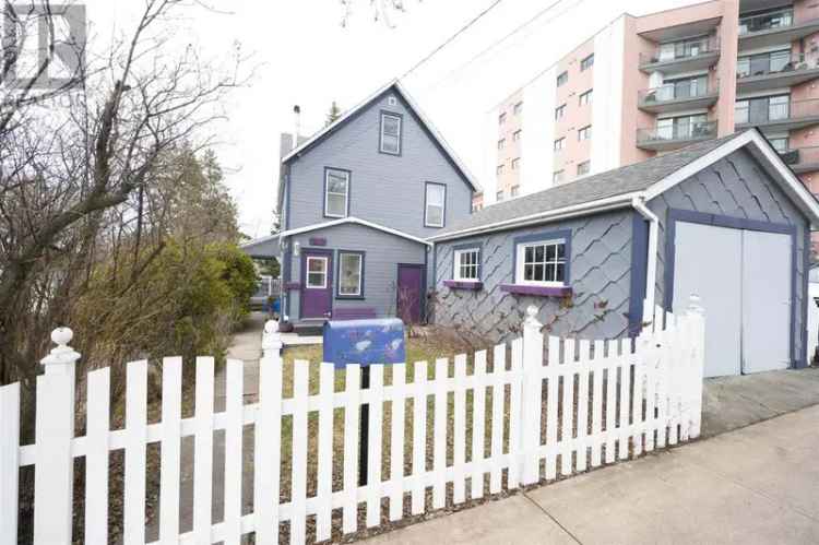 Character Home with Creek Views 2500sqft 3 Beds