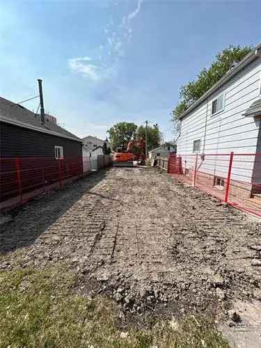 Vacant land for sale in Central St Boniface Winnipeg ready to build