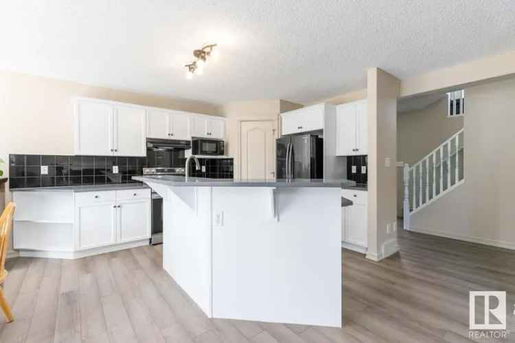 Stunning Summerside Family Home - Renovated Kitchen & West Backyard