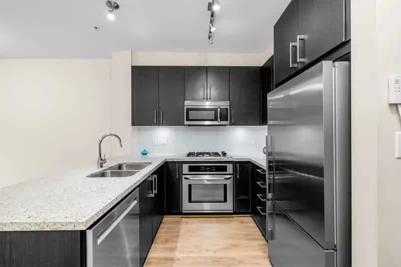 Central Lonsdale Condo 2 Beds 2 Baths 822 sq ft