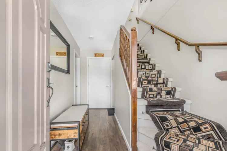 5 Bedroom House in West Newton Surrey