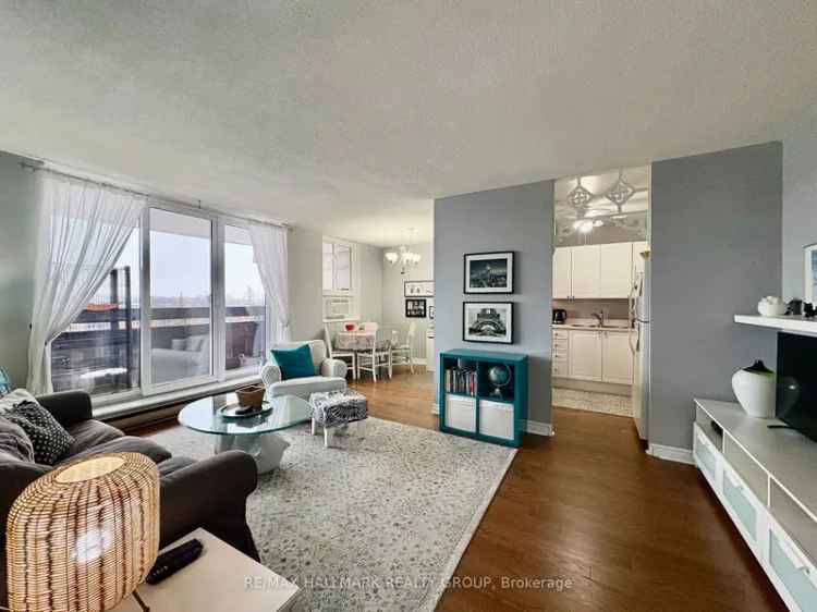 Renovated 2 Bed Condo with Amenities Near Costco