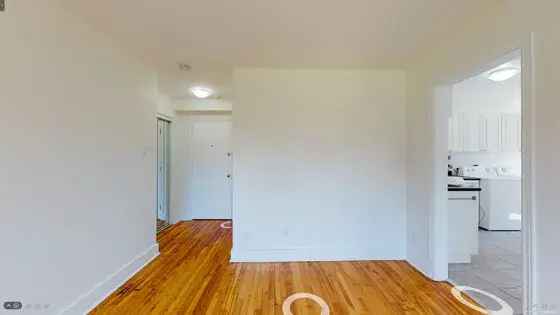 1 room apartment of 52 m² in Montreal