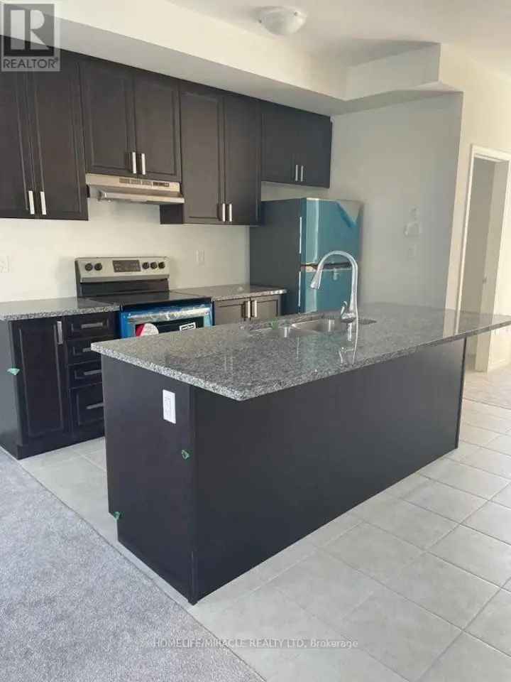 Beautiful New Townhome 1680 sq ft 3 Beds 3 Baths Total Towns