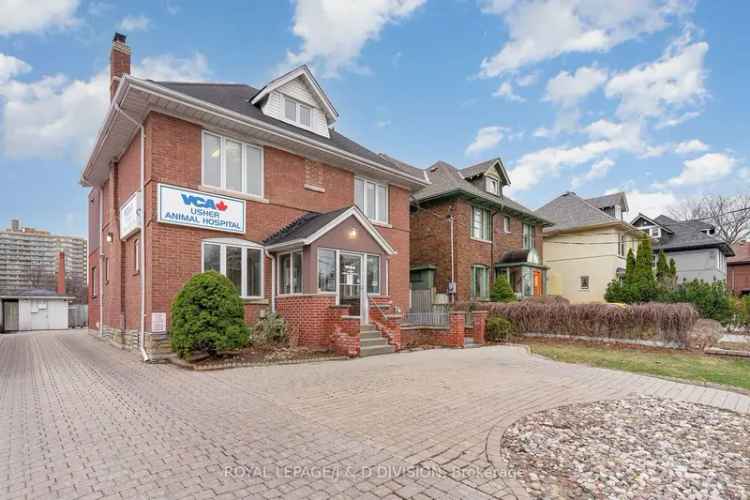 House For Sale in Toronto, Ontario