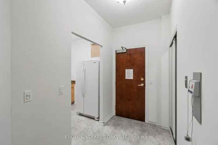 Condo For Sale in Burlington, Ontario