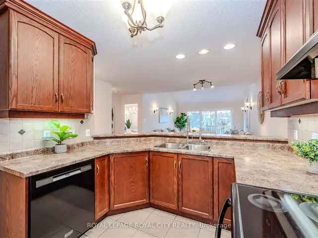 3-Bedroom Bungaloft Townhouse in Guelph - Spacious & Convenient