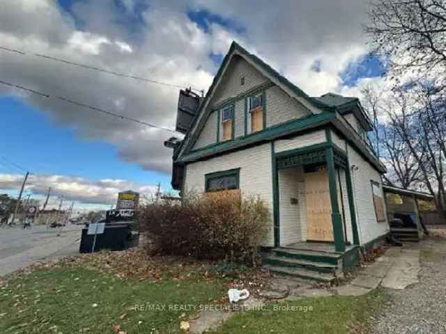 Duplex For Sale in London, Ontario