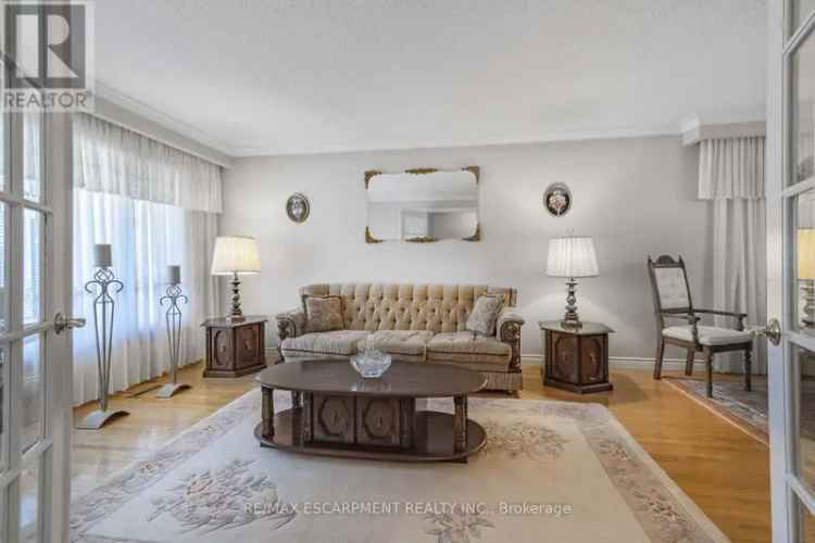 4 Bedroom 2 Bathroom Home in Lakeview Large Lot