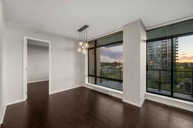 Brentwood Park Condo 2 Bed 2 Bath Corner Unit 887 sqft