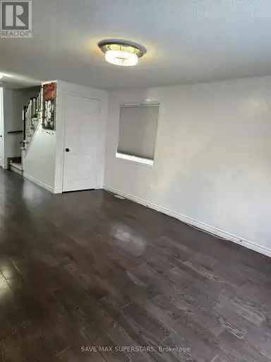 3 Bedroom House with Bachelor Suite in Barrie Holly Area