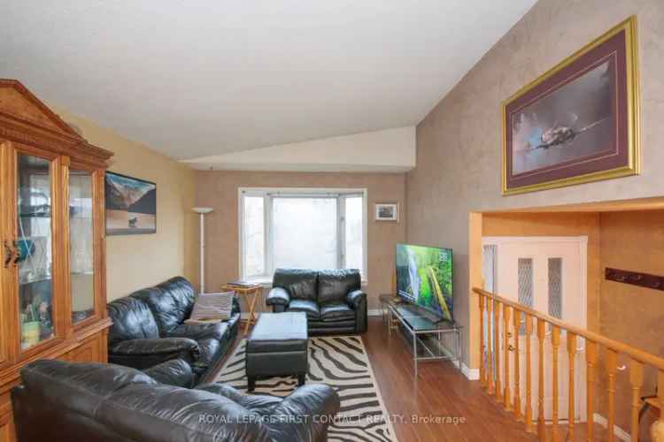 House For Sale in Barrie, Ontario