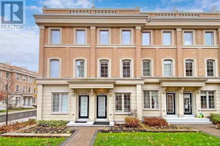 Luxury Townhouse in Lawrence Park 3 Beds Rooftop Terrace