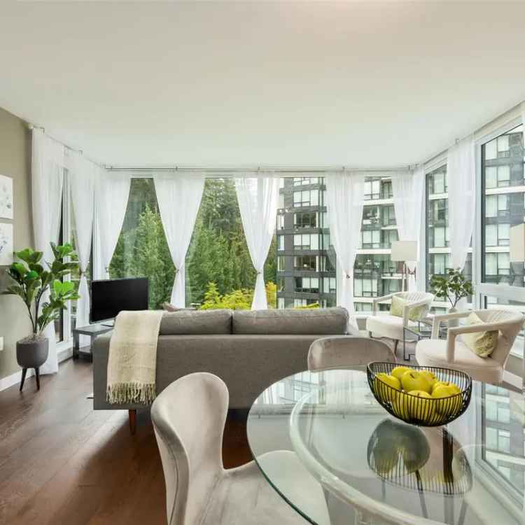 2 Bed 2 Bath Den Apartment in Ivy on the Park