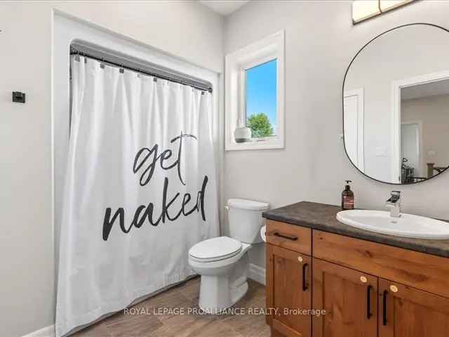 House For Sale in Quinte West, Ontario