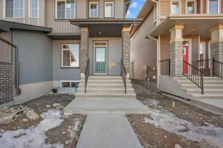 Luxury 3-Bedroom Duplex in Greystone Cochrane