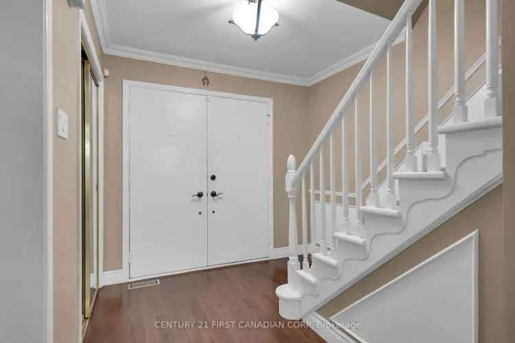 House For Sale in 43, Camden Place, London, Ontario