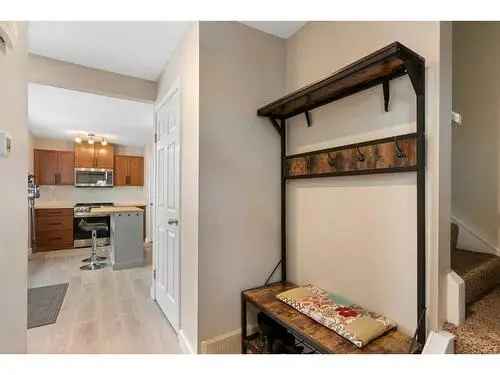 Townhouse For Sale In Glenbrook, Calgary, Alberta