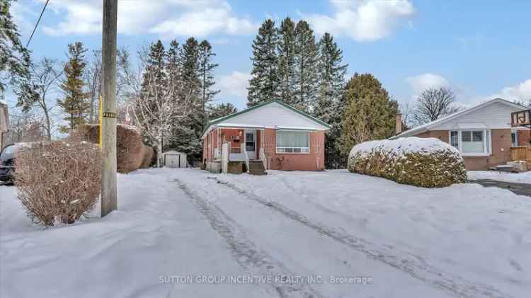 House For Sale in 8, Webster Drive, Aurora, Ontario