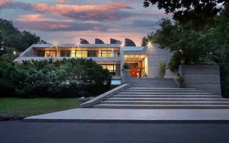 Mansion Designed By Famous Canadian Architect Hits Toronto Market for First Time