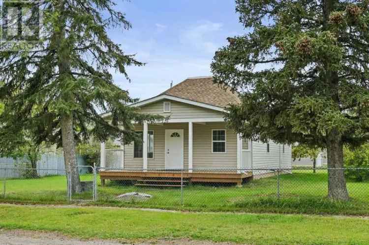 3-Bedroom Bungalow in Strathmore - Open Concept Living, New Shingles