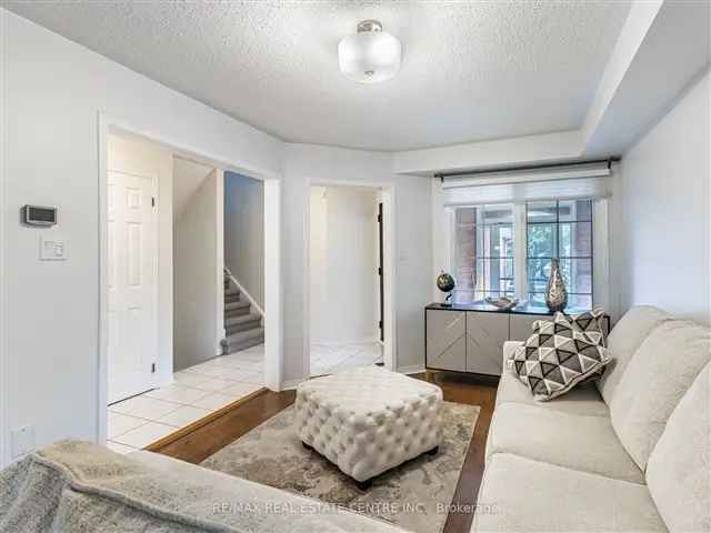 House For Sale in Georgetown, Ontario