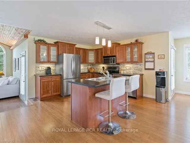 House For Sale in Quinte West, Ontario