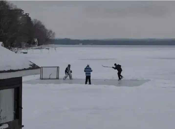 Rent 3 Bedroom House on Lake Simcoe with Boat House and Stunning Views