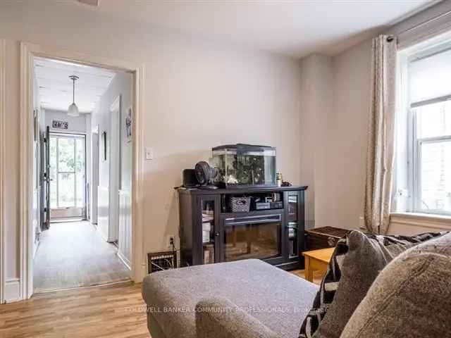 Duplex For Sale in Hamilton, Ontario