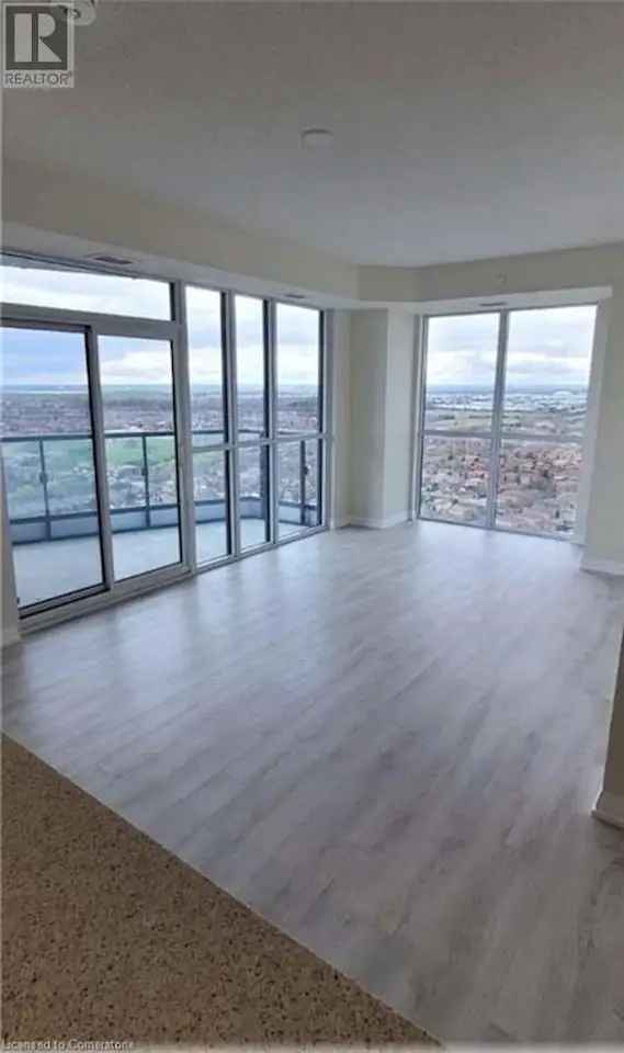 Luxury 2 BR + Den Suite in Mississauga with Unobstructed City Views