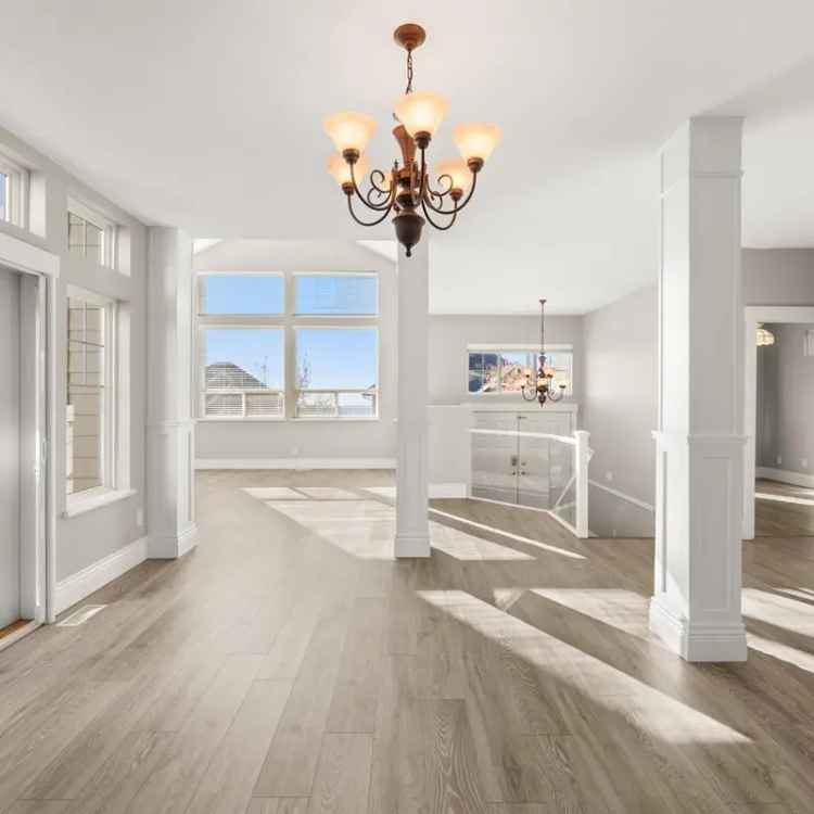Heritage Woods Family Home 3 Bed 3 Car Garage