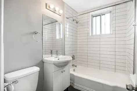 1 room apartment of 70 m² in Montreal