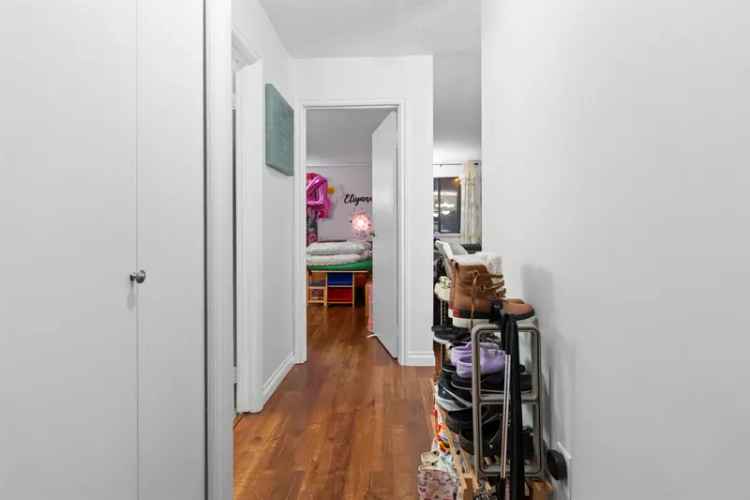 Guildford Condo for Sale 2 Bed 1 Bath 918 Sqft