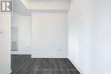 2 rooms apartment of 396 m² in Toronto