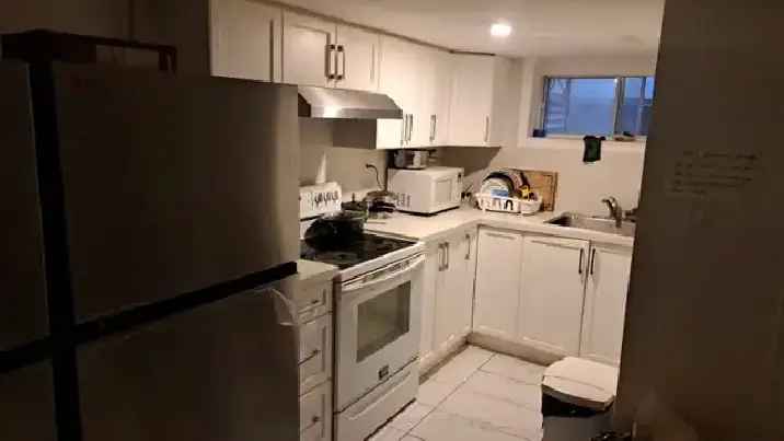 Room For Rent Scarborough - Spacious Basement Near TTC and Eglinton GO