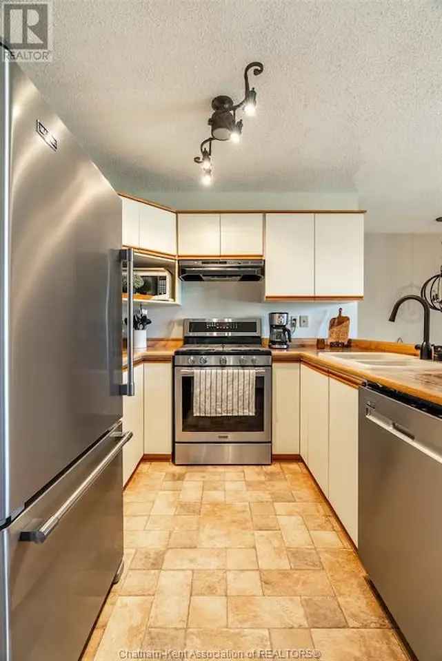 Updated 4-Bedroom Home Near Trees Memorial Trail