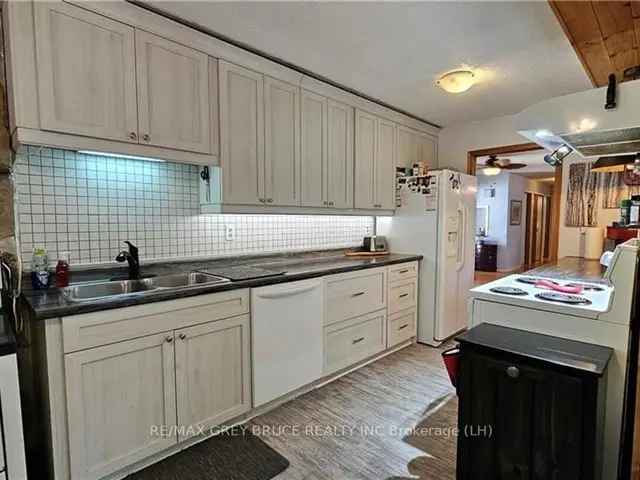 House For Sale in Municipality of Northern Bruce Peninsula, Ontario