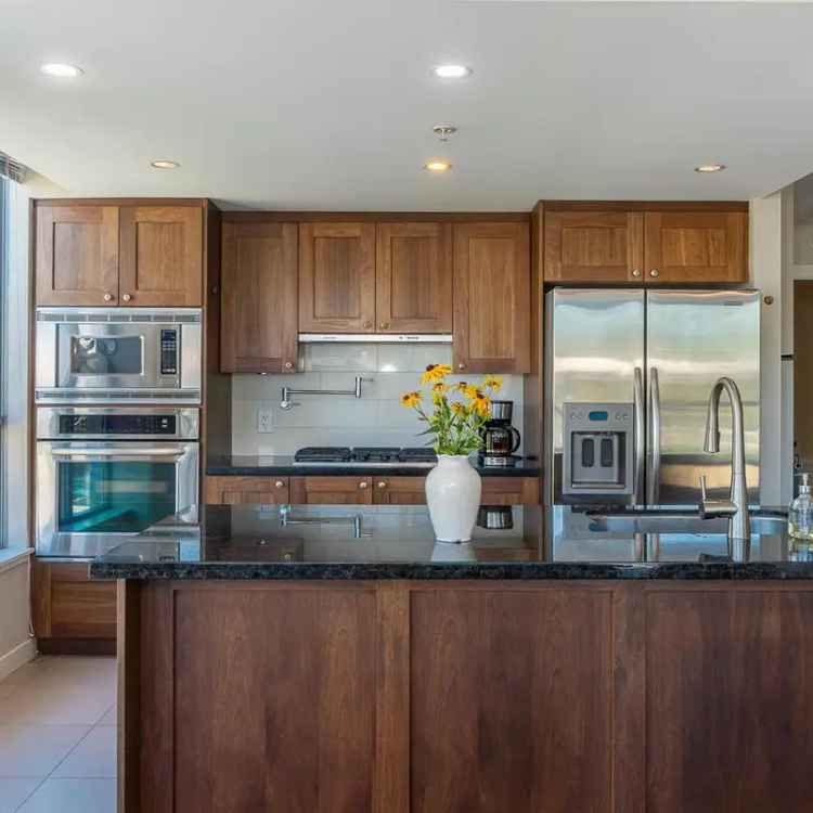 Luxury 2 Bed 2 Bath Corner Unit in Prestigious Mandalay Building