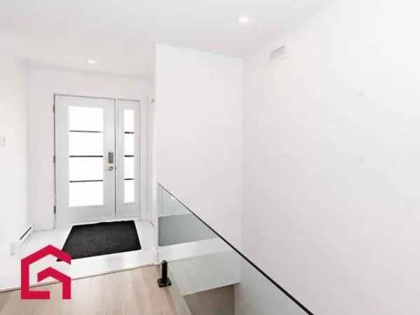 6-Bedroom Bungalow for Sale