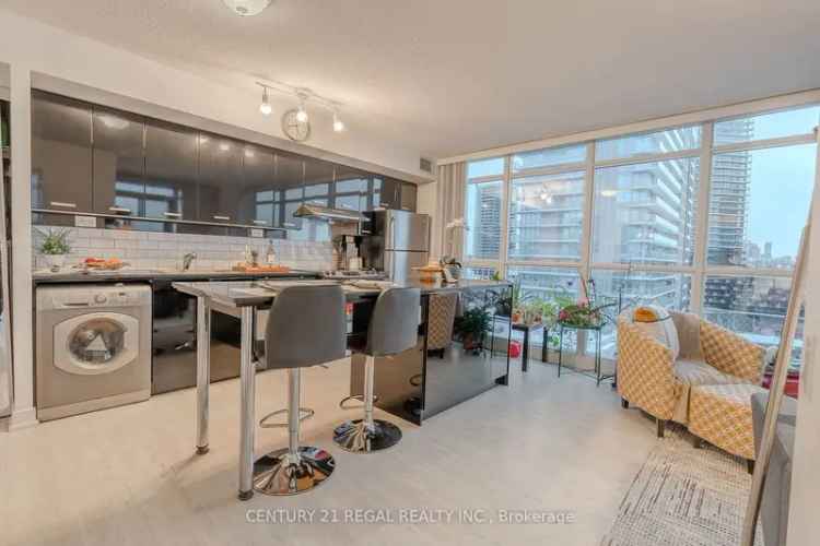 Spacious Corner Unit Near Subway Stations and Amenities